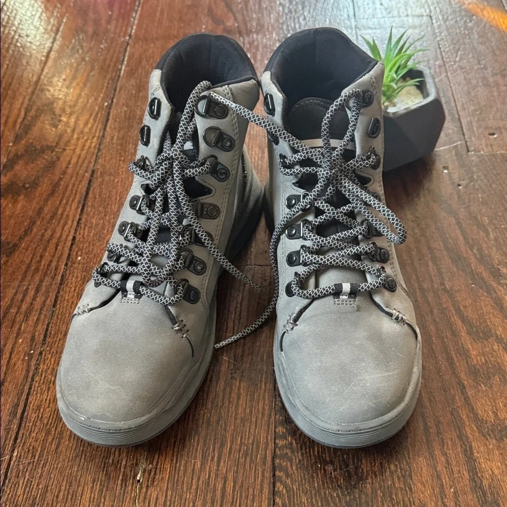 N/A stylish gray